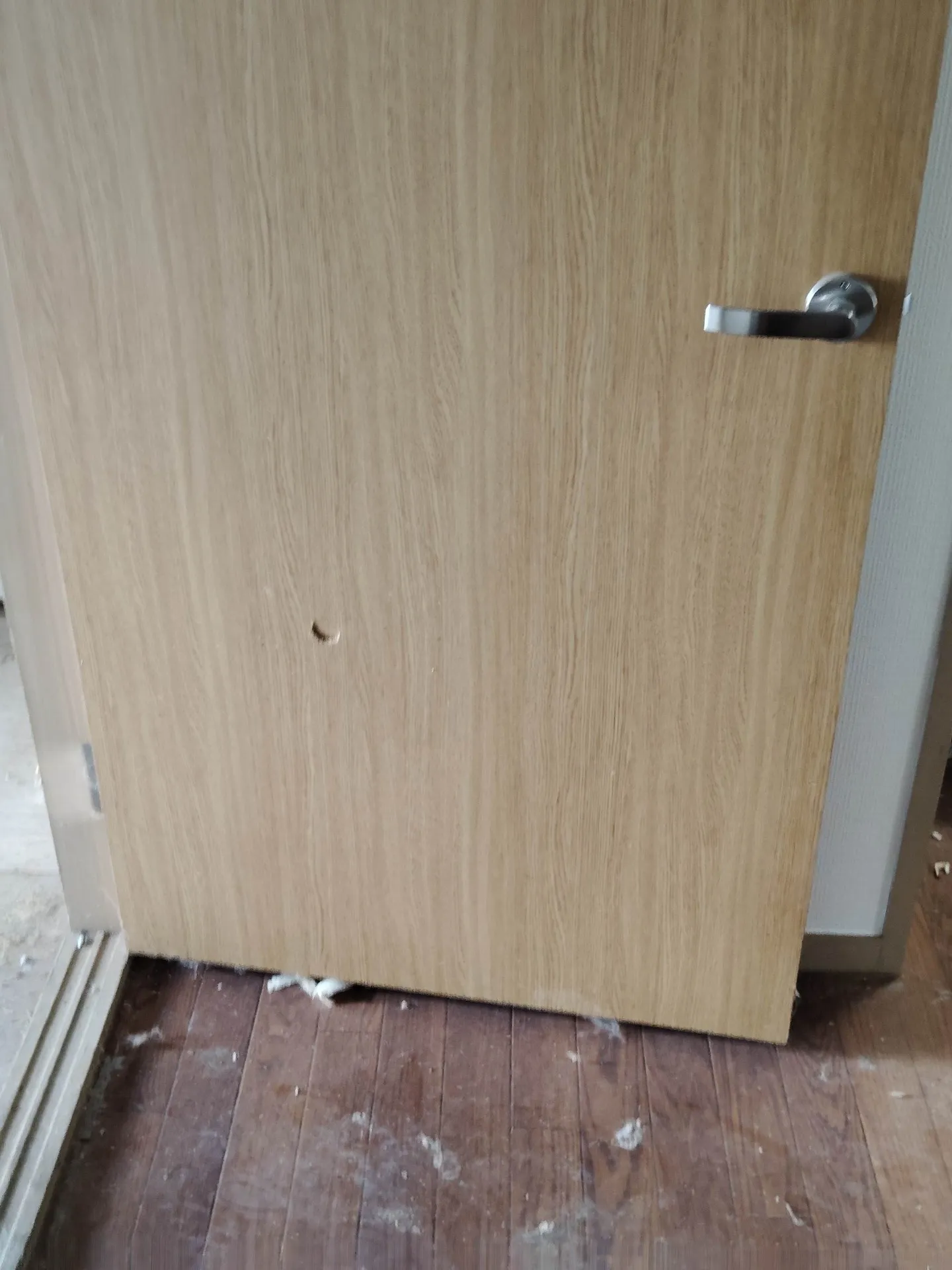 建具（室内扉）陥没穴補修