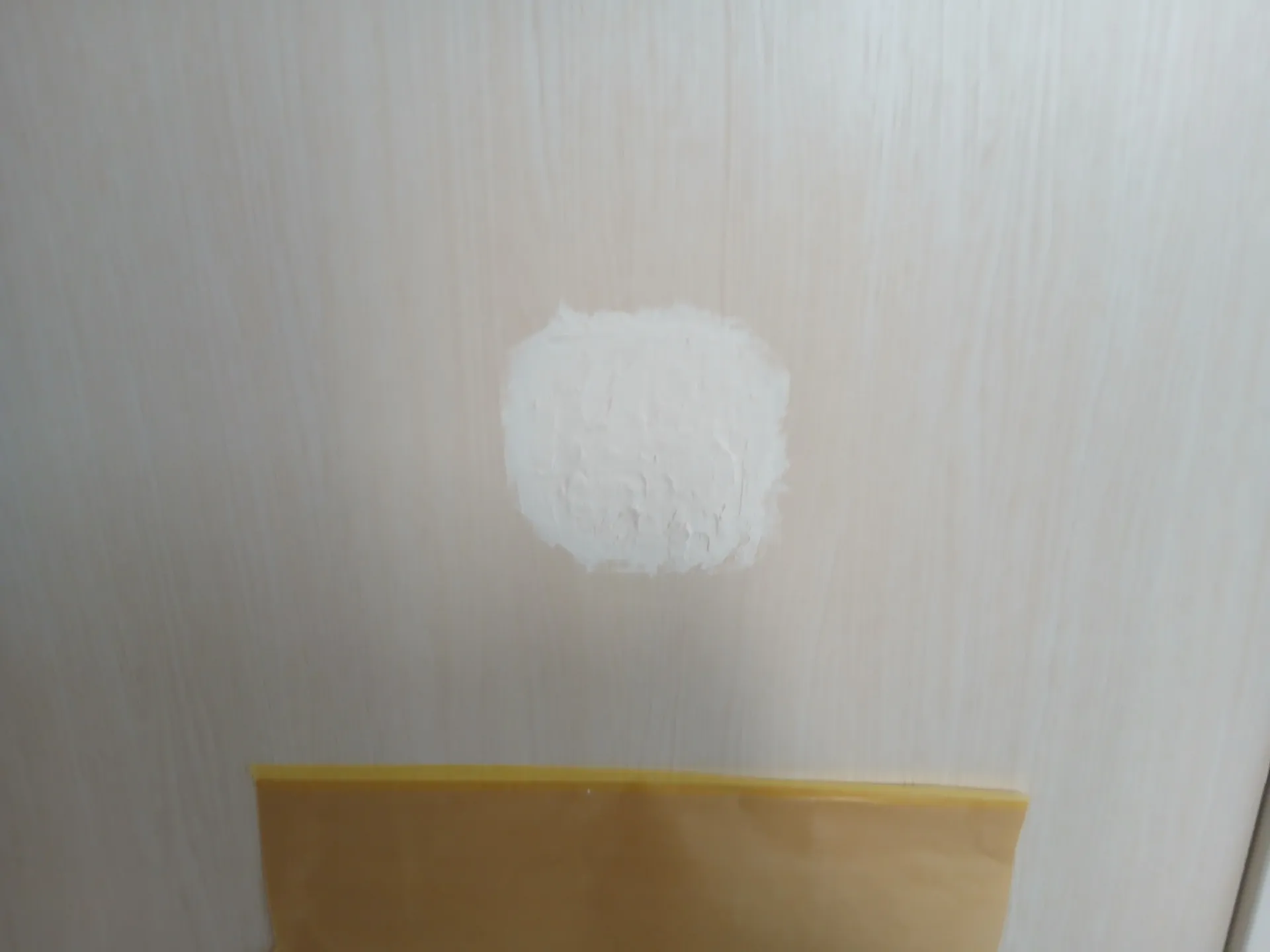 引き戸表面陥没割れの補修