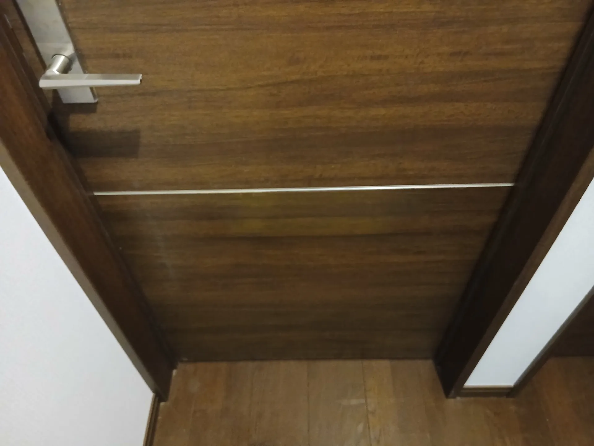 室内ドア表面穴あき補修