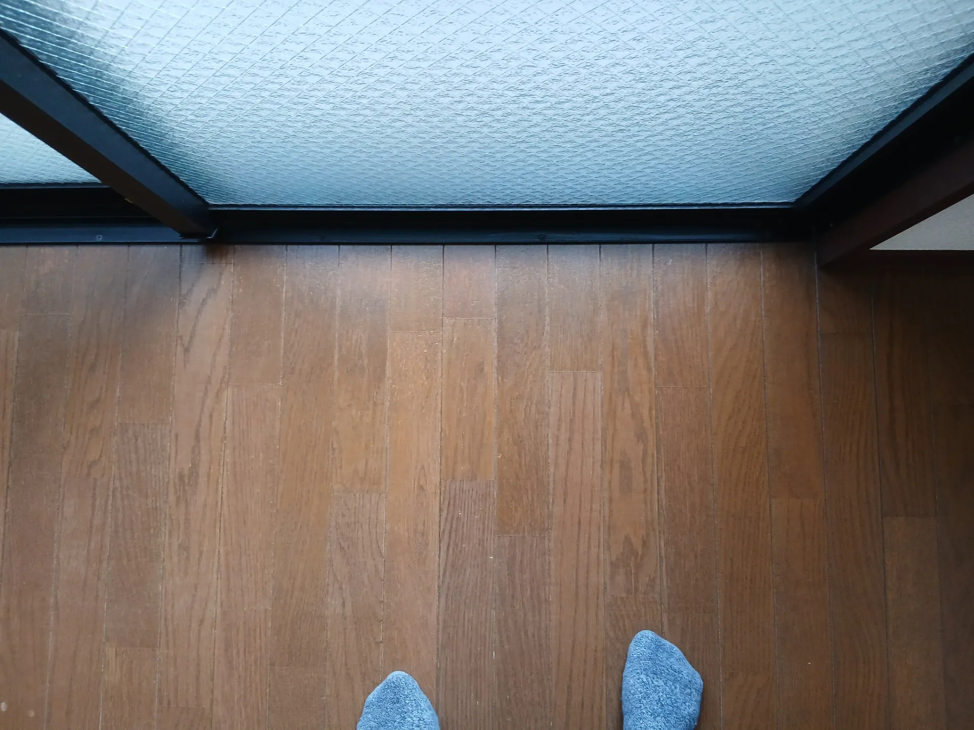 掃き出し窓のフローリング日焼け劣化補修