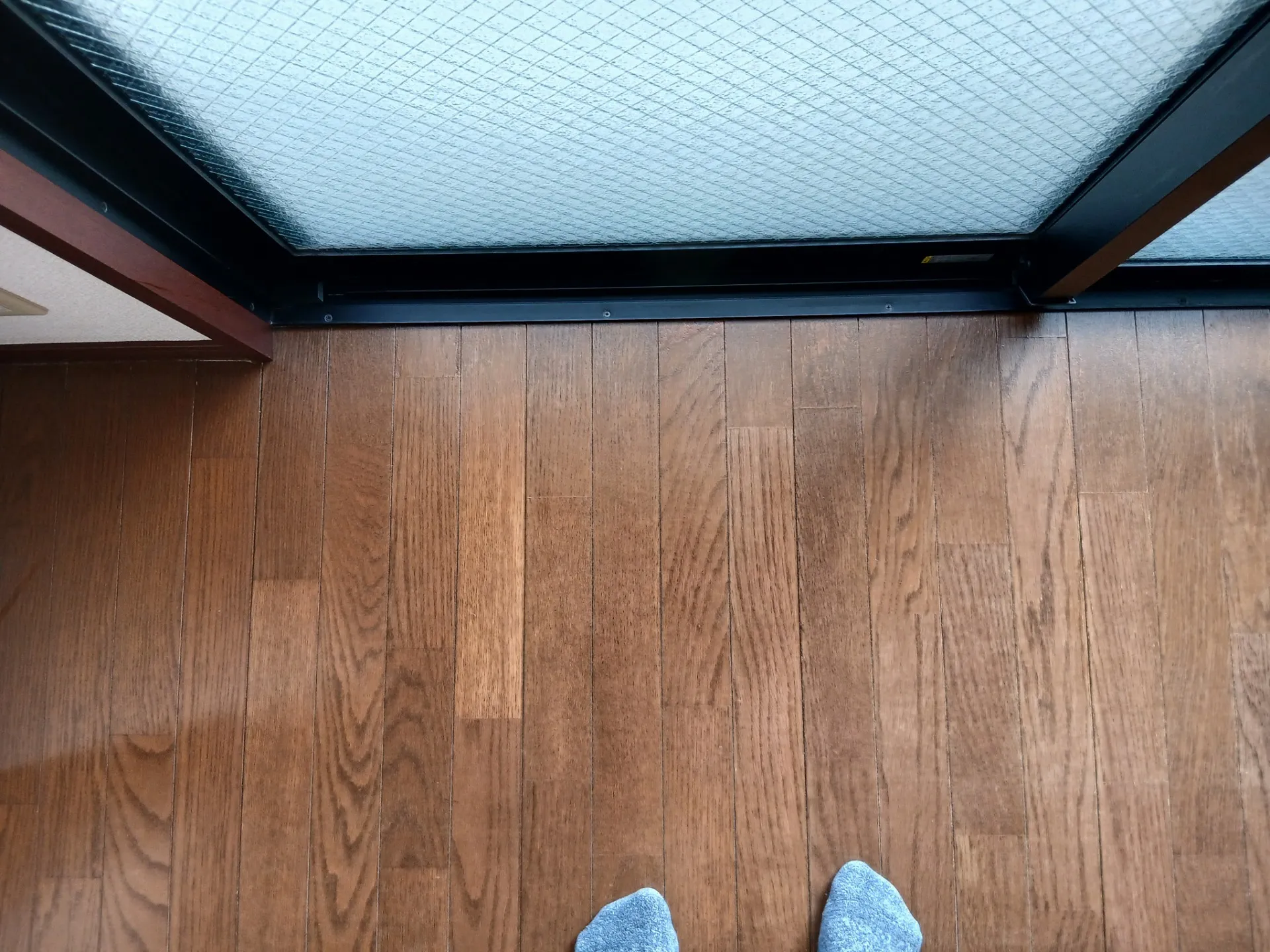 掃き出し窓のフローリング日焼け劣化補修